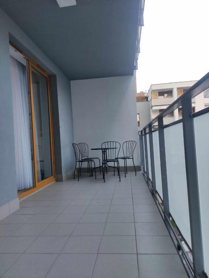 Apartamenty Metro Targowek 27 Warszawa Zewnętrze zdjęcie